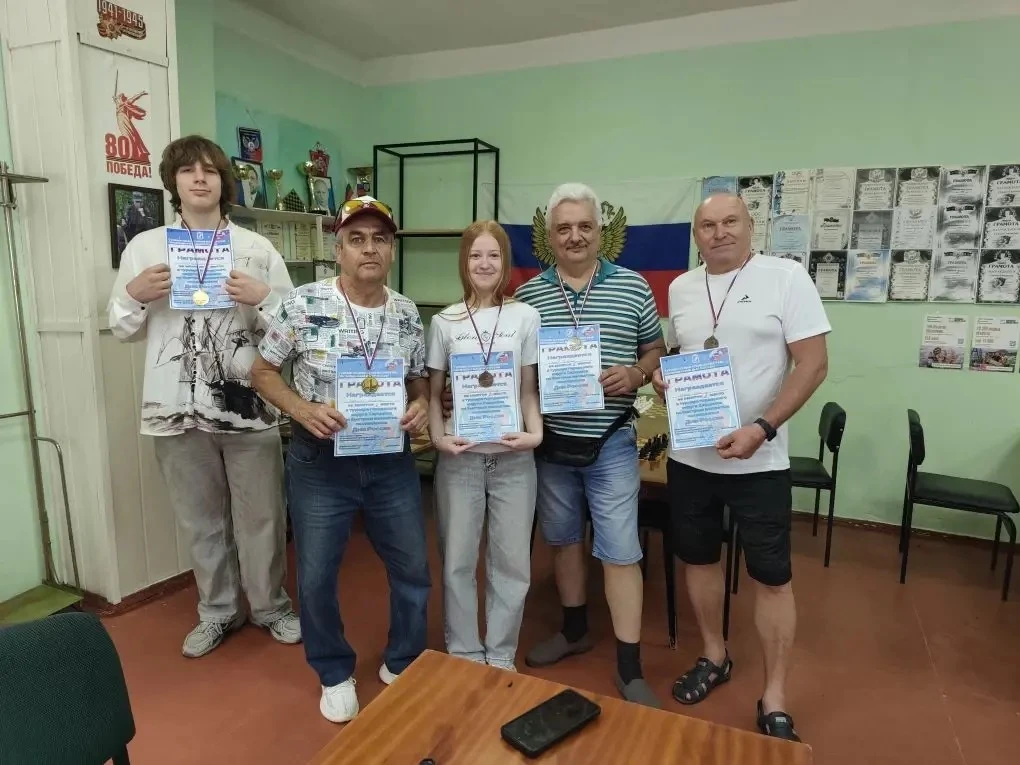 ♟ 13 июня в ШШК «Интеллект» состоялся турнир по шахматам посвященный Дню России. В турн...