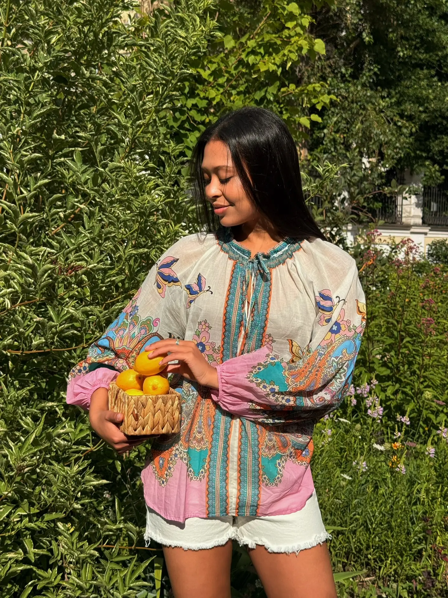 Стильная рубашка
с принтом в стиле Zimmerman 🦋

Безумно лёгкая и нежная ткань 😌

Состав — 100% хло