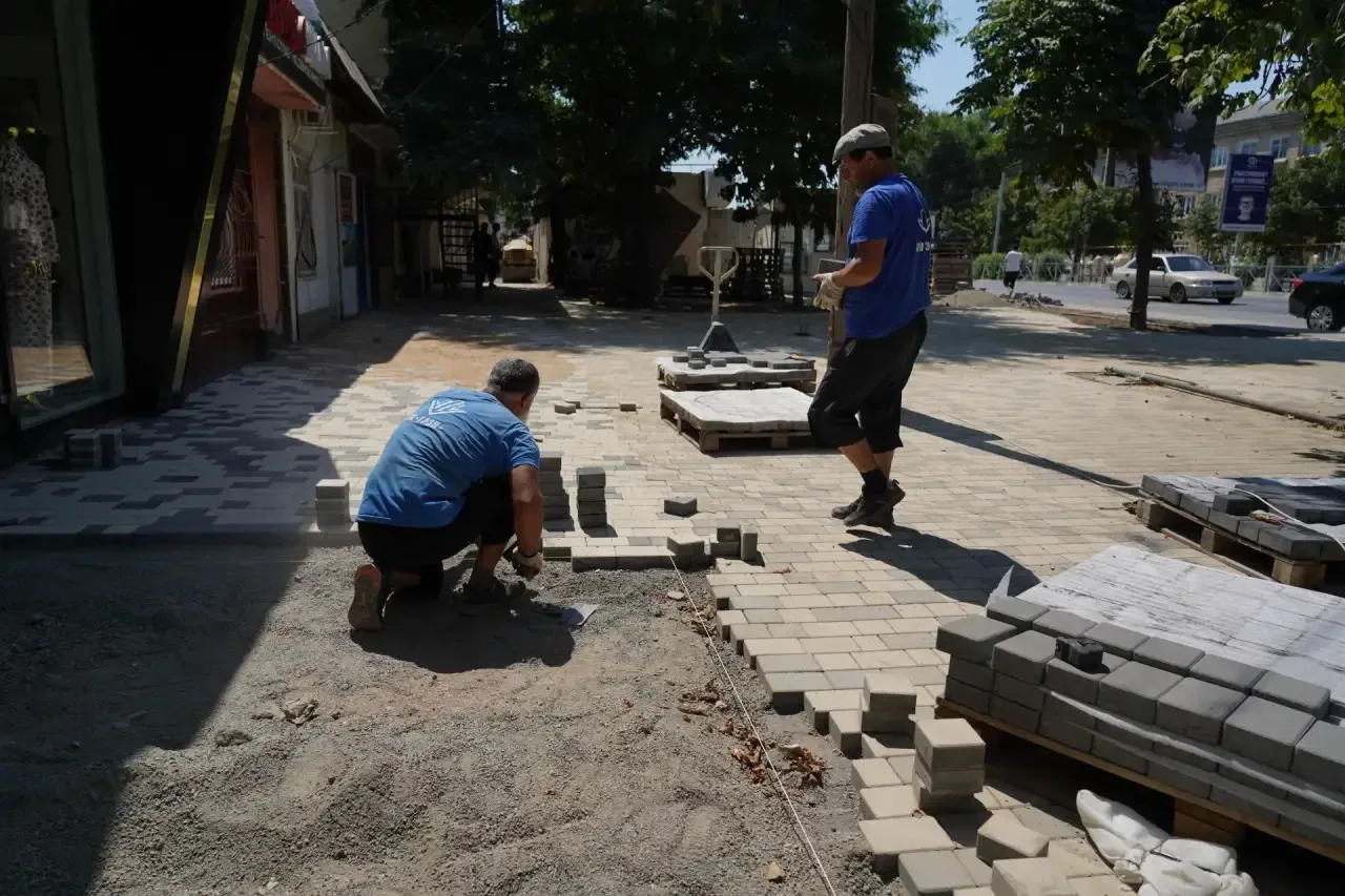 🌳В Дербенте в рамках нацпроекта «Инфраструктура для жизни» продолжается благоустройство участка ули