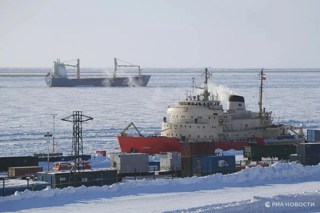 Северный морской путь ждет «взрывной рост» перевозок.  

С учетом напряженности вокруг Суэцкого кана