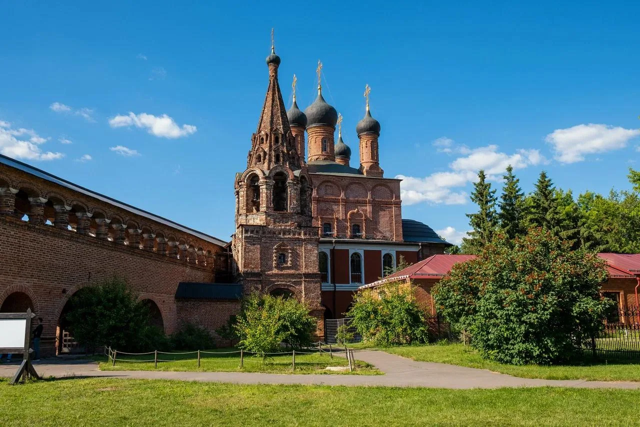 🏙 Пять мест для тех, кто хочет отдохнуть от центра Москвы

📍 Крутицкое подворье — старинная архите