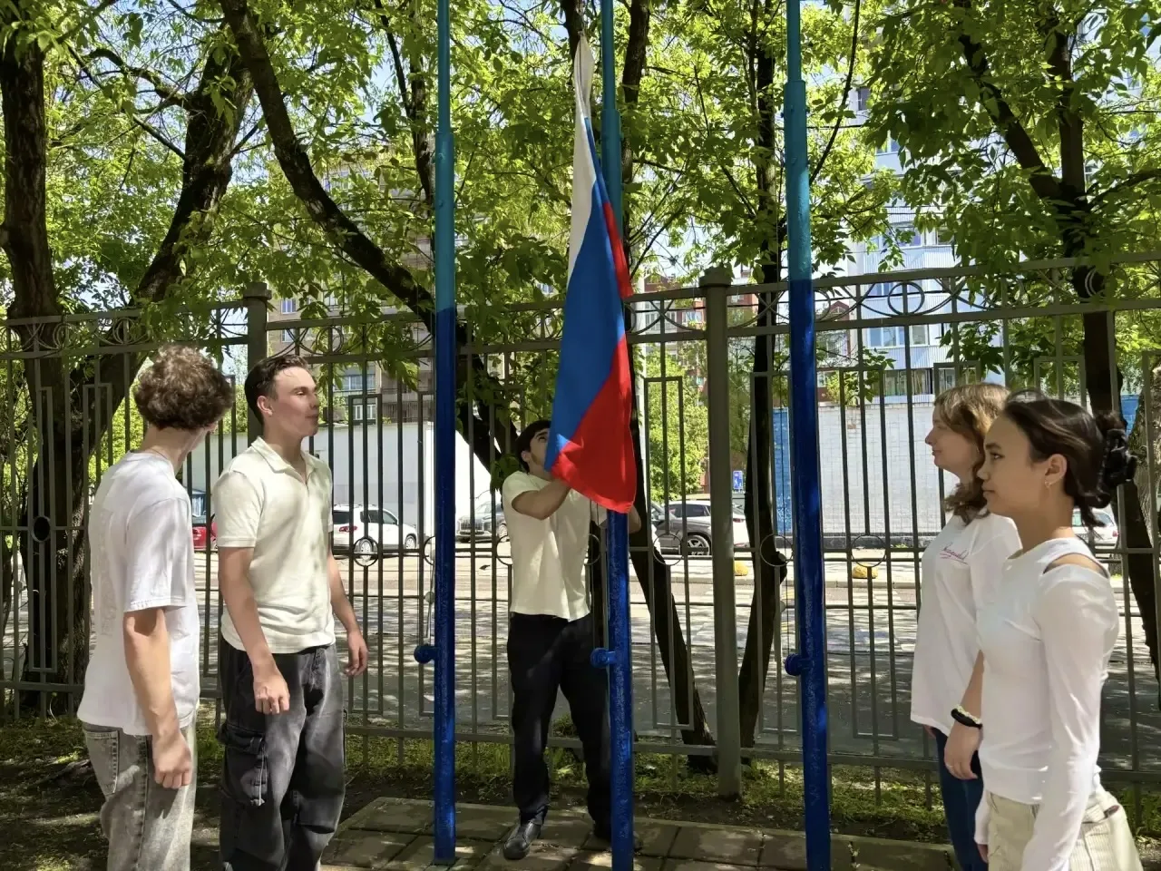🇷🇺 Церемония поднятия Государственного флага   Традиционное мероприятие состоялось в солнечный понед