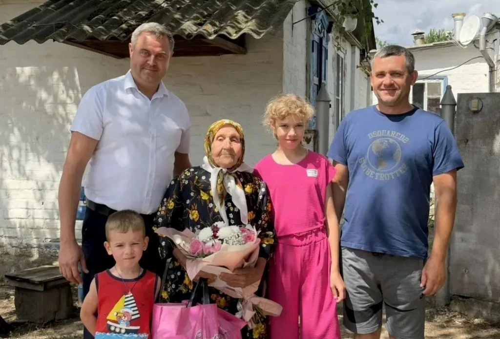 🎂 Труженицу тыла из Красновки поздравили с 94-летием

✅ 29 июля свой 94-й день рождения отметила тр