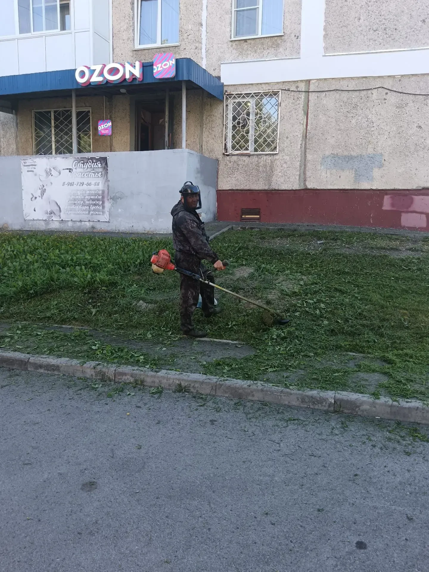Окос территории дома бр.Строителей, 46а.