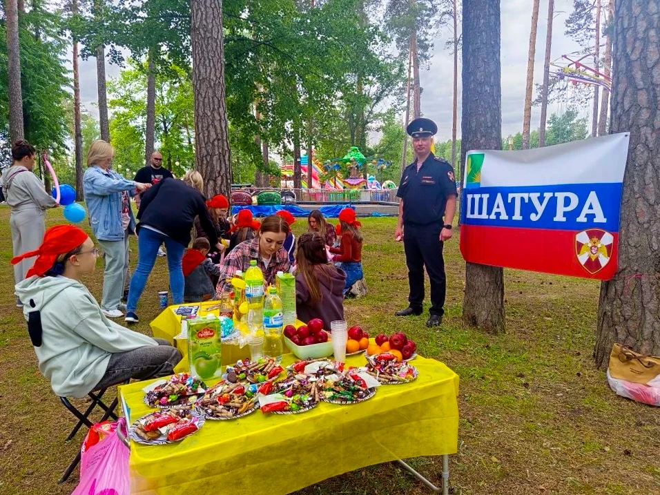 #КаникулыСРосгвардией

Росгвардейцы организовали детский праздник в Подмосковье 

🛡 В преддверии Дн