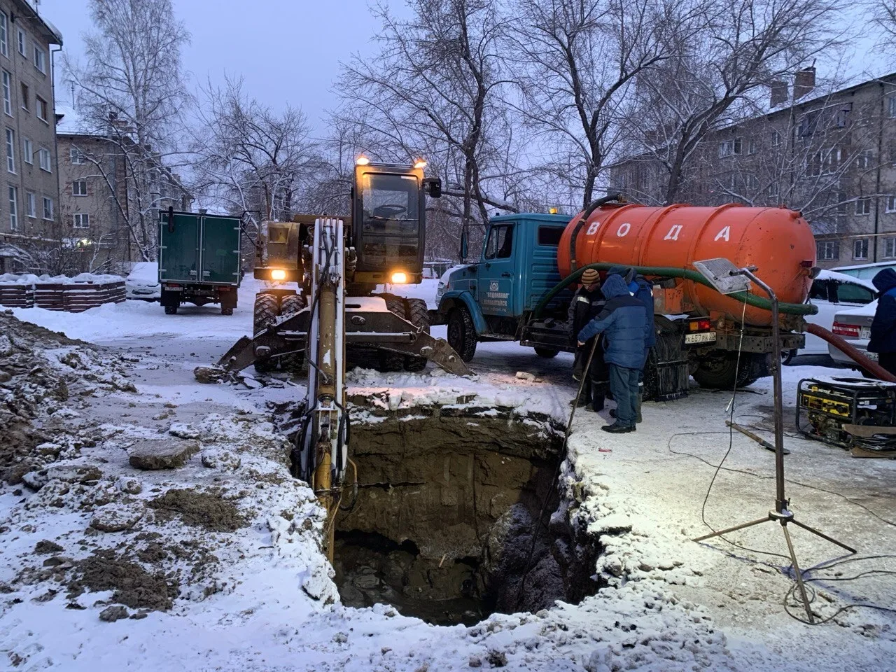 Уважаемые жители!

Сообщаем вам, что аварийно-восстановительные работы на сетях холодного водоснабже