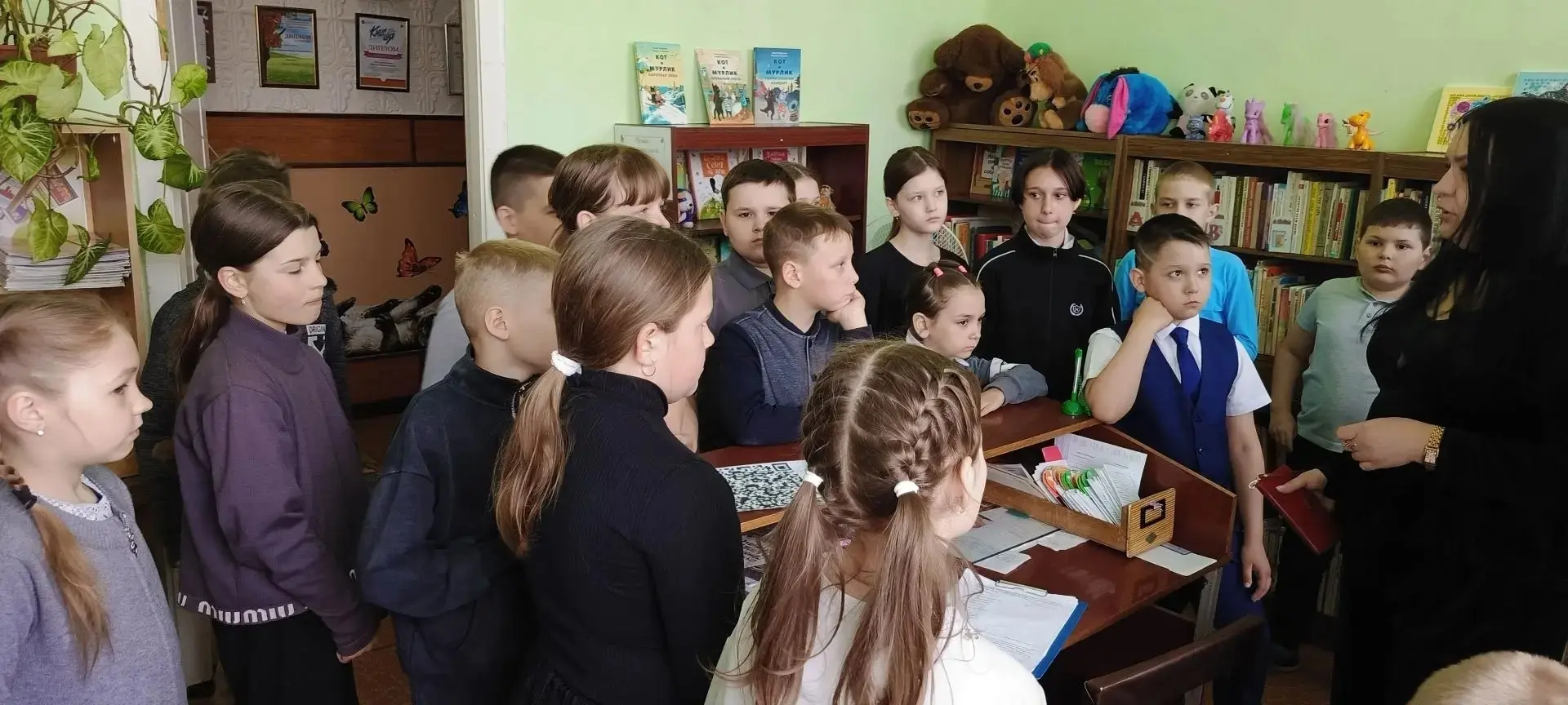 📚 Экскурсия в Детскую библиотеку!  12 мая для учащихся 3 Е класса 🏫 состоялась экскурсия в «Детскую 