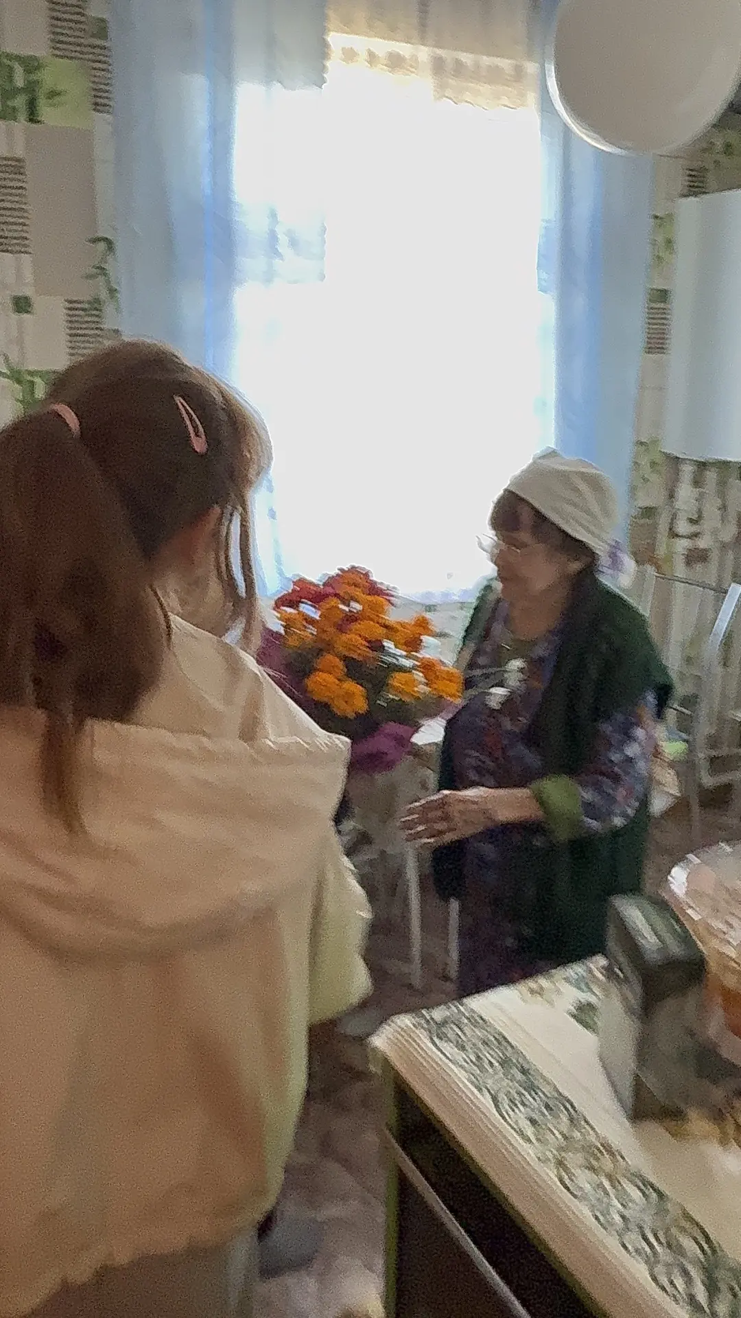 В День пожилого человека активисты «Движения Первых» подарили заботу и праздничное наст...