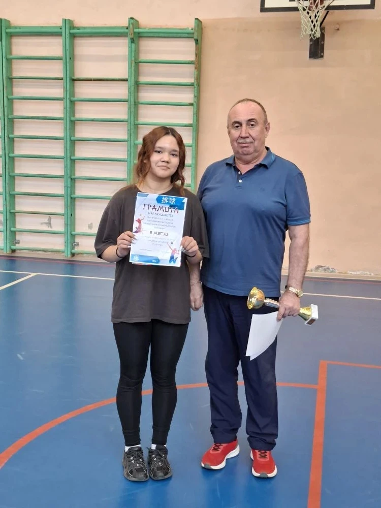 🏓 Спортивный финал Недели китайской культуры: пинг-понг и волейбол! 🏐    28 марта стал ярким заверша