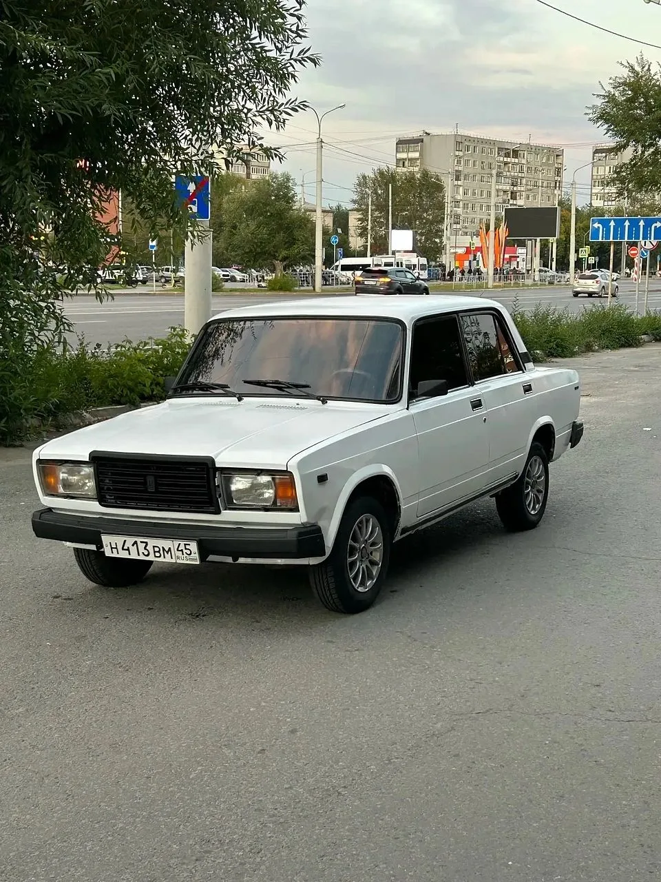 продам ваз 2107, 2002 года выпуска  на полном ходу,  документ полный пакет ( ПТС, СТС, ...