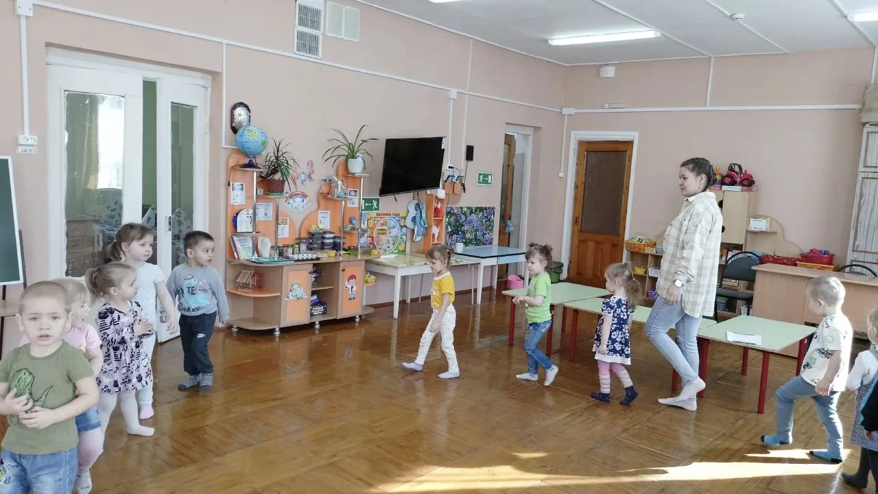 Мы продолжаем вас  знакомить с мероприятиями, проведенные родителями в рамках Недели от...