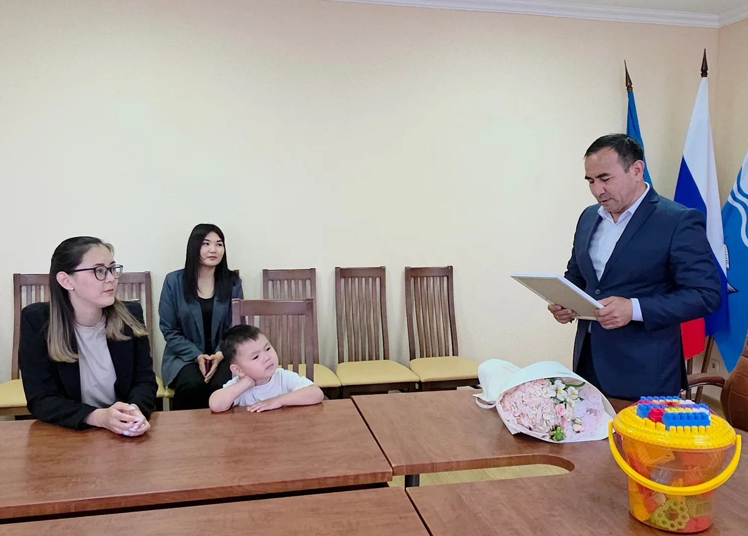 Еще одна семья Володарского района в ближайшее время обретёт собственный дом 🏡  Сегодня в торжествен