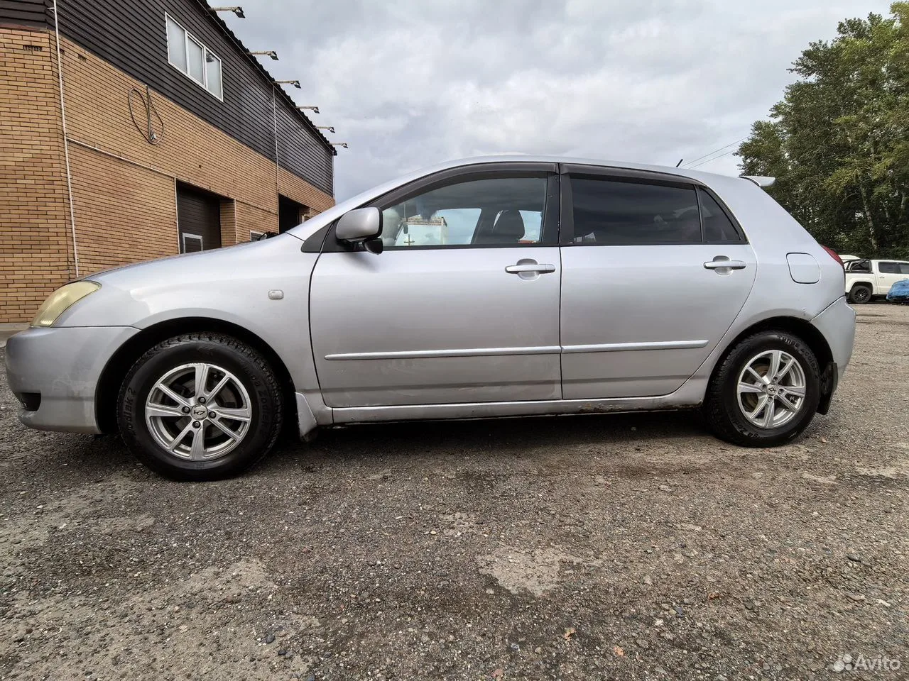🚗 Модель: Toyota Corolla Runx 1.8 AT, 2002, 260 616 км