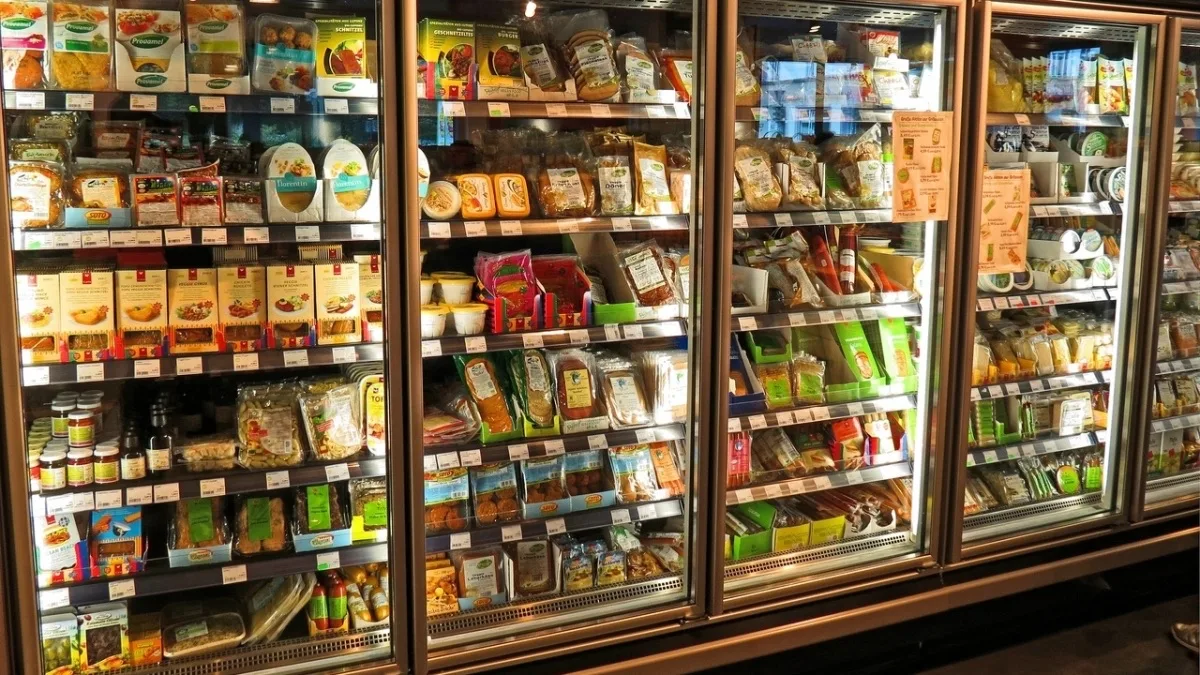 🍴 Стоимость минимальной продуктовой корзины в Москве составляет 9 734 рубля — это заметно ниже, чем