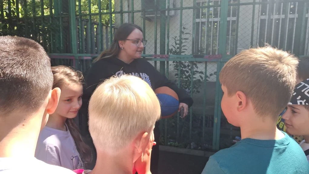 🏀 Жаркий баскетбольный старт в День защиты детей! 🏀

На спортивной площадке по адресу: Сочи, ул. Р