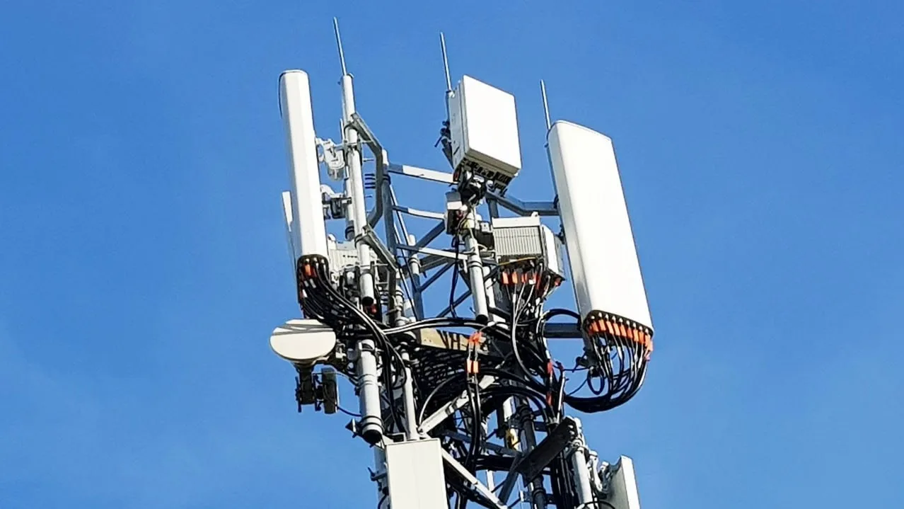В России официально запустили 5G — новое поколение связи появилось в 16 городах, а дост...
