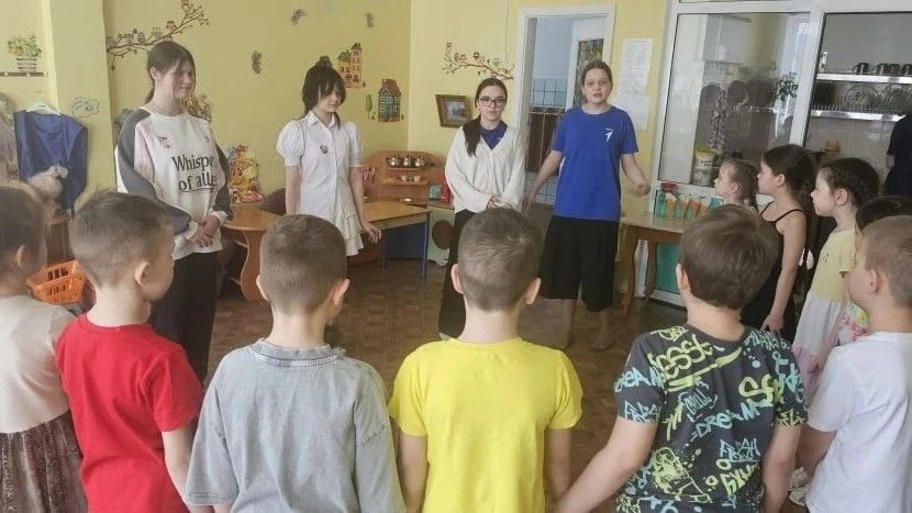 🎨 Цветы из… мешочка? Легко! В гостях у «Незнайки» — наши талантливые шефы