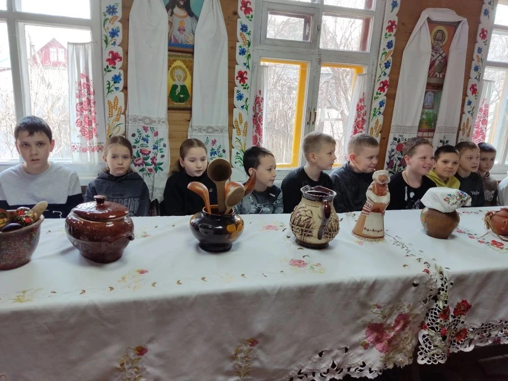 ИНТЕРЕСНАЯ ЭКСКУРСИЯ  🍃 В первый день весенних каникул 28 марта ребята 3а класса побывали на экскурс