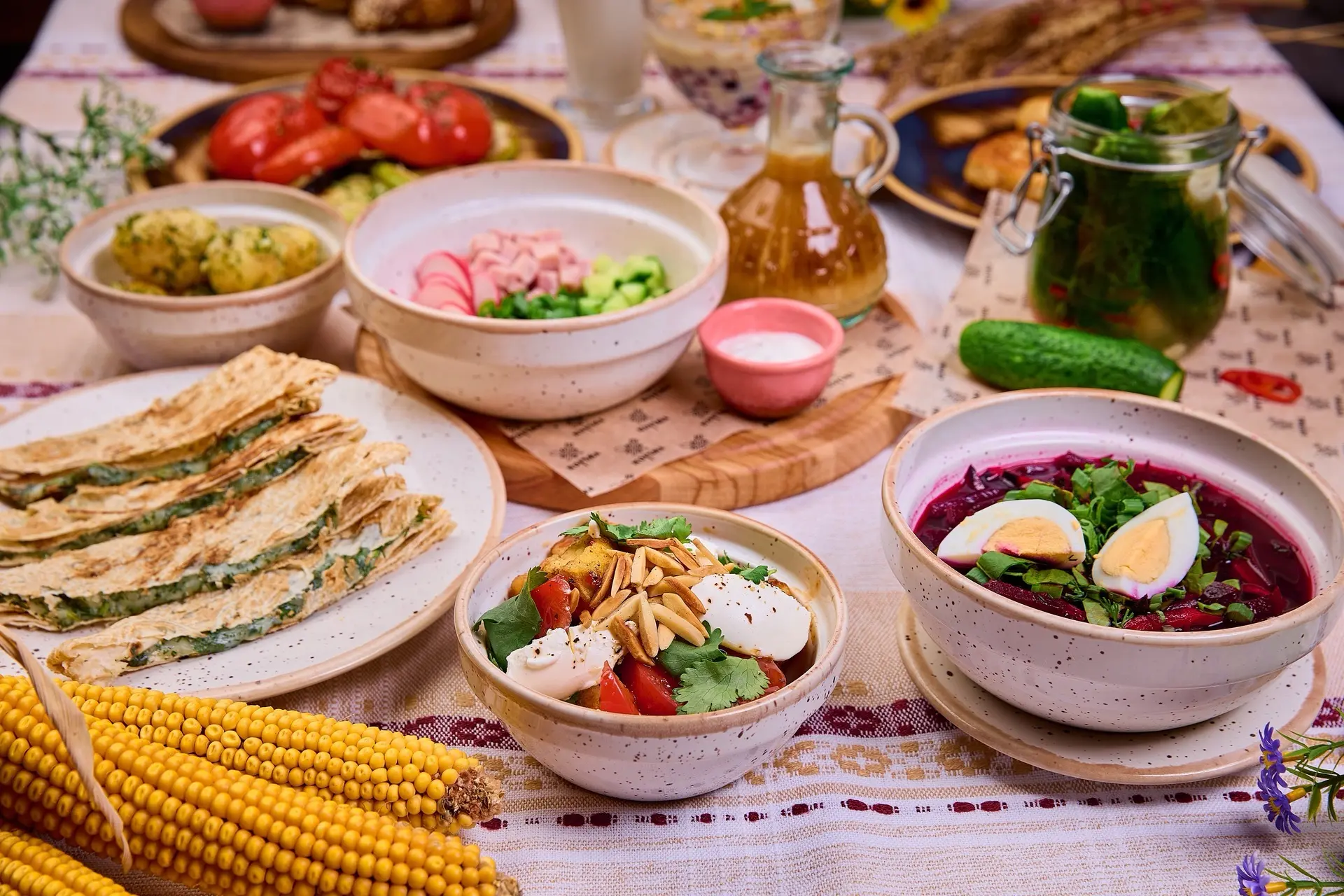 Добрая новость для любителей вкусной доставки! Заказывай любимые блюда из ресторана «Корчма» на сумм