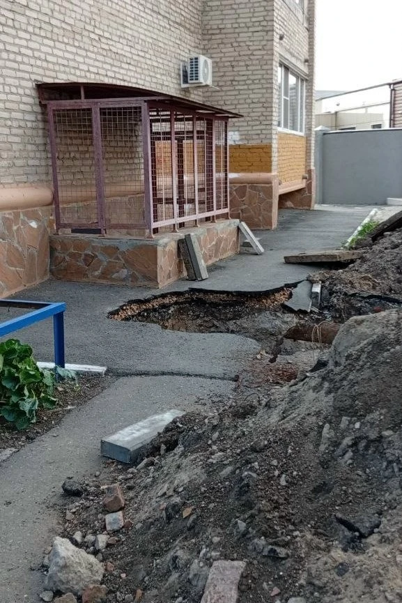 Авиационная 143, Старый Кировск. Ни обозначений, ни знаков «стоп», ни света. Вчера деву...