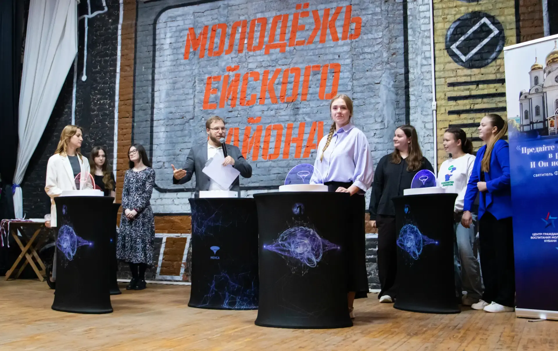 🧠 НЕ ТОЛЬКО СПОРТОМ ЕДИНЫ!  Студенты группы У2Б педагогического отделения Ленинградского социально-п