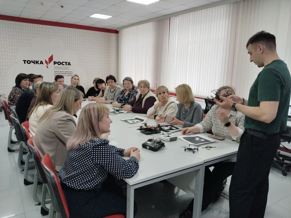 14 апреля на площадках Центра «Точка роста» и «IT-бит»  МБОУ СОШ с. Тербуны прошел мастер-класс  «Ос