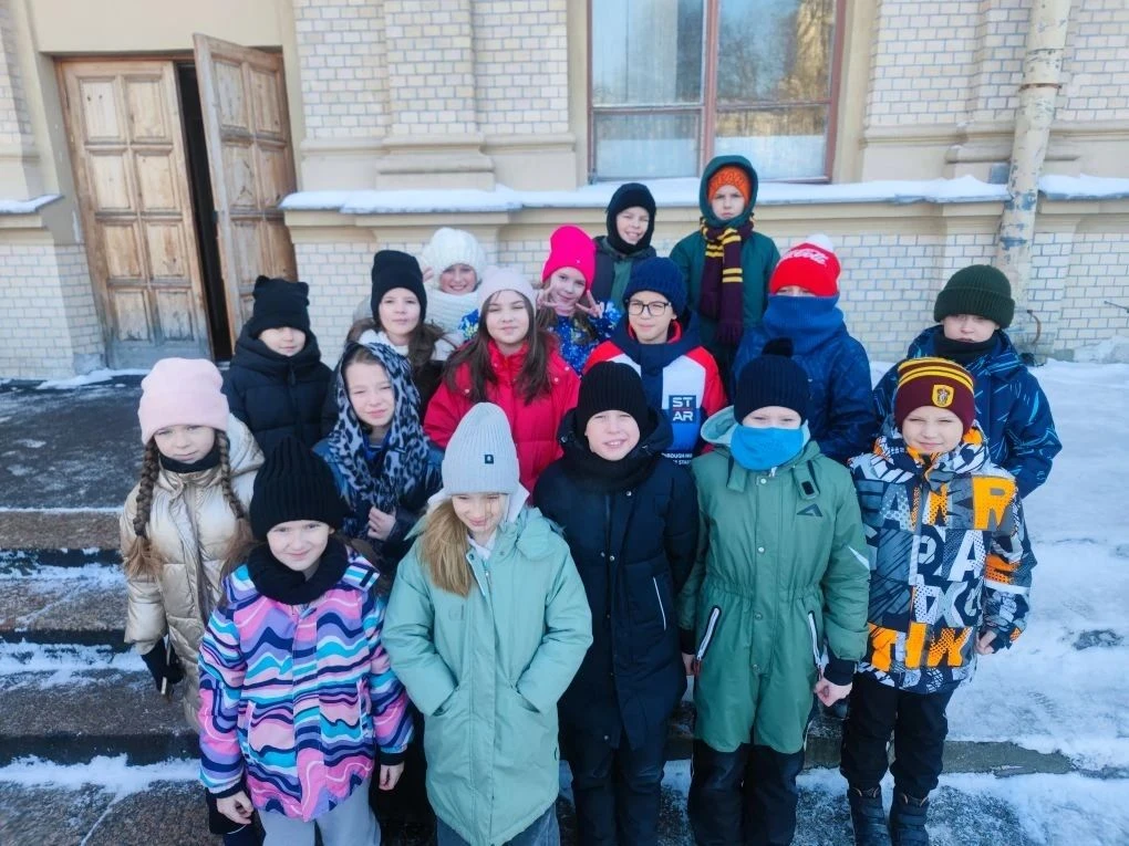 6 февраля для учеников 3 "В" класса была организована экскурсия "Прогулка по звездному небу" в плане