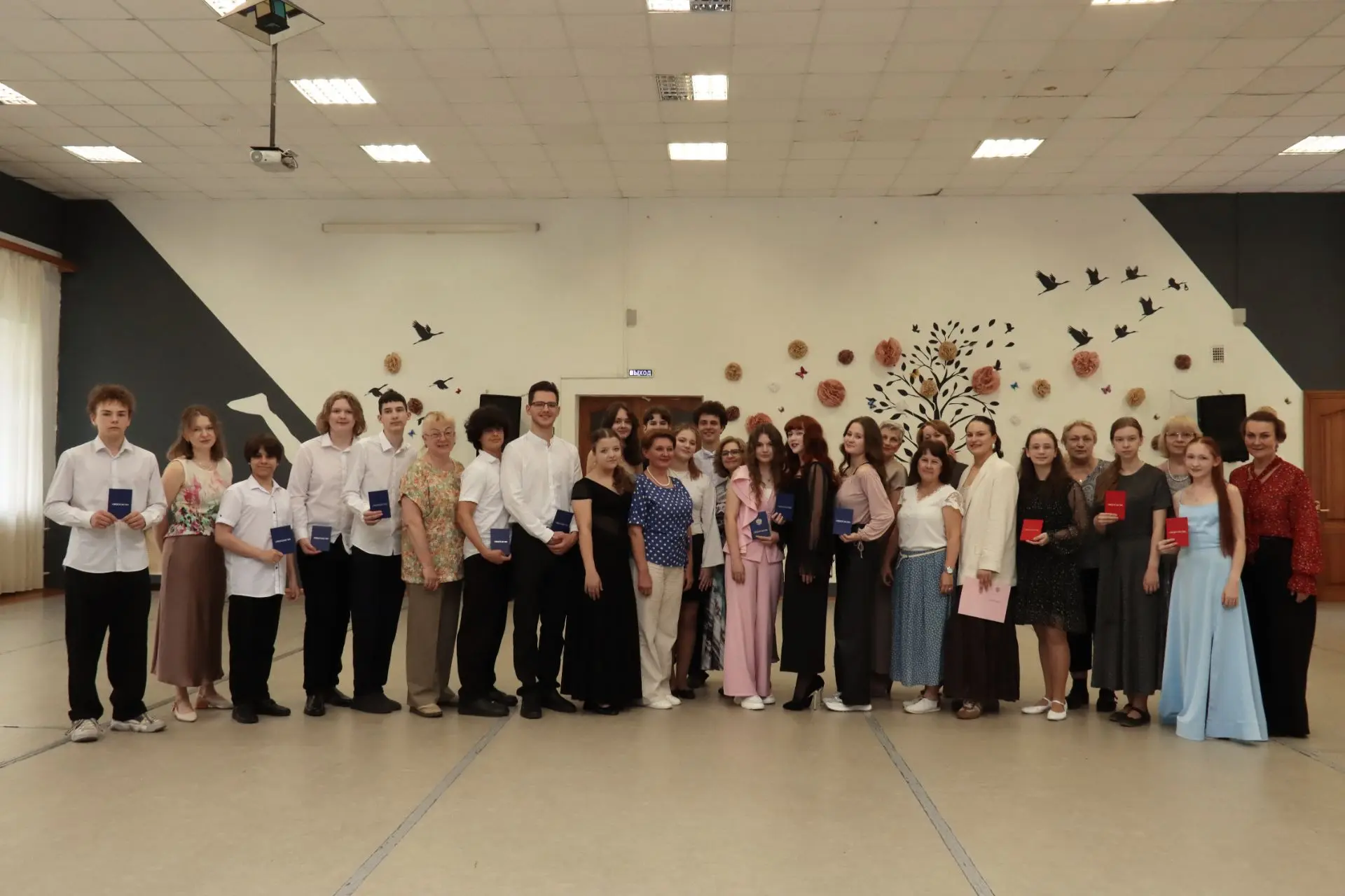 🎓 Церемония вручения свидетельств об окончании обучения

11 июня в Центре «На Васильевском» состоял