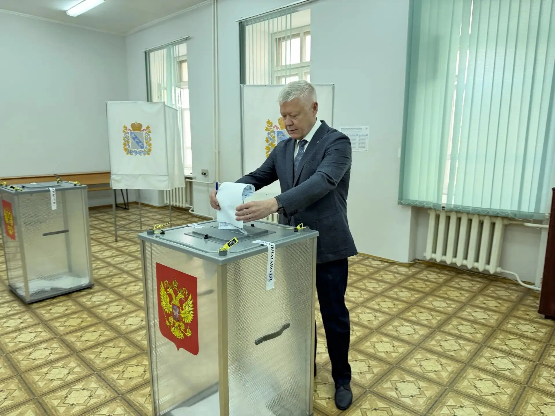 🇷🇺 В Курске проголосовал депутат Госдумы Василий Пискарёв