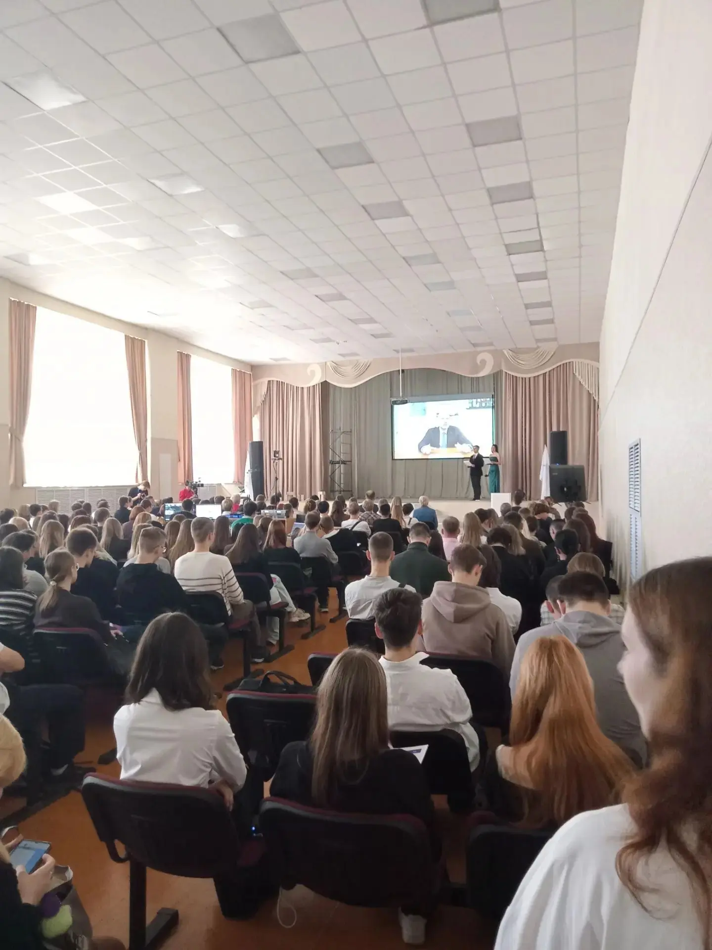 🏗 Сегодня студенты группы 201 приняли участие в Форуме «Молодой специалист — строитель...