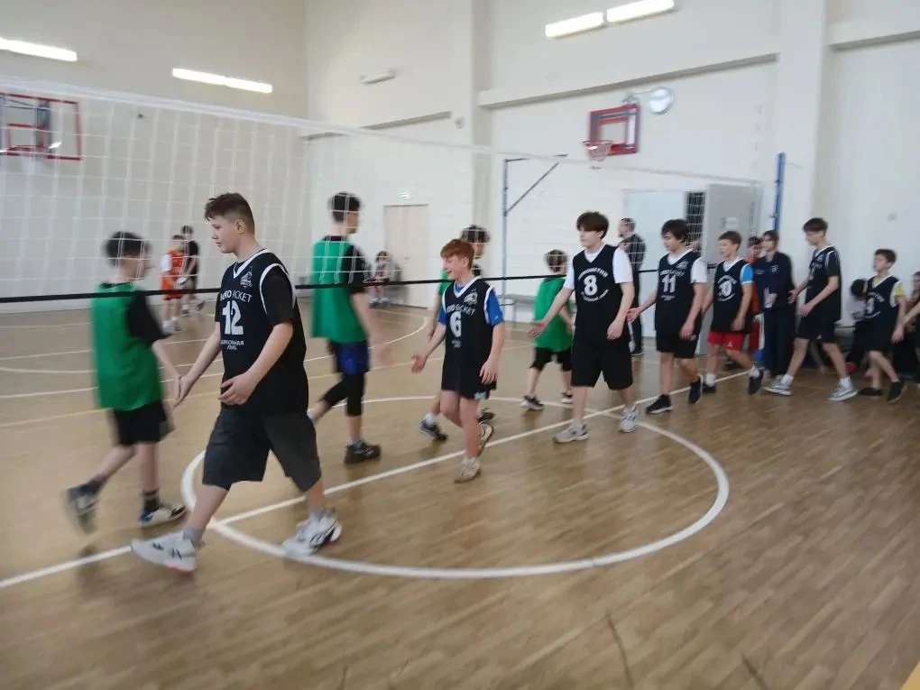 Завершилось первенство города Азова среди юношей по волейболу.  Вновь наши спортсмены оказались лучш