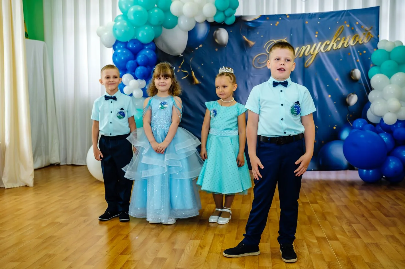 Вот и отзвенел наш последний, самый трогательный и весёлый праздник! Ребята подготовительной группы 