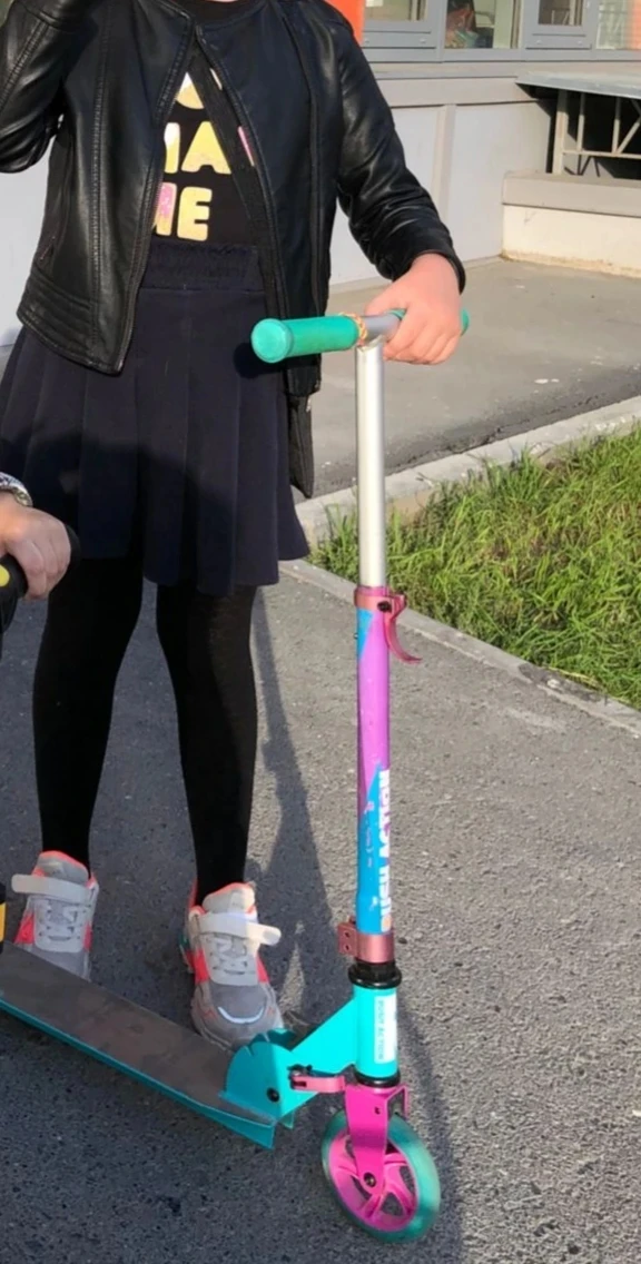 Спасибо соседям за помощь 🌷Самокат нашёлся 🥳 

"Здравствуйте соседи! дочь в пятницу вечером остави