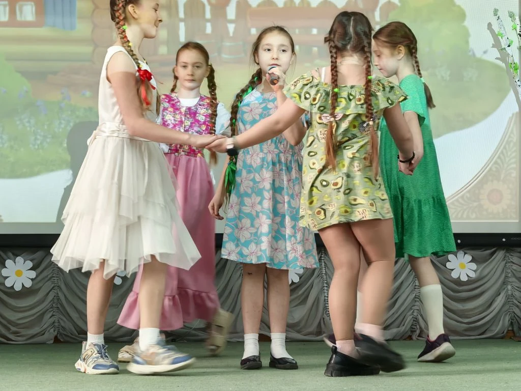 🎭✨ Занавес закрыт, но аплодисменты не стихают!   🌟 В нашей школе завершился ежегодный театральный фе