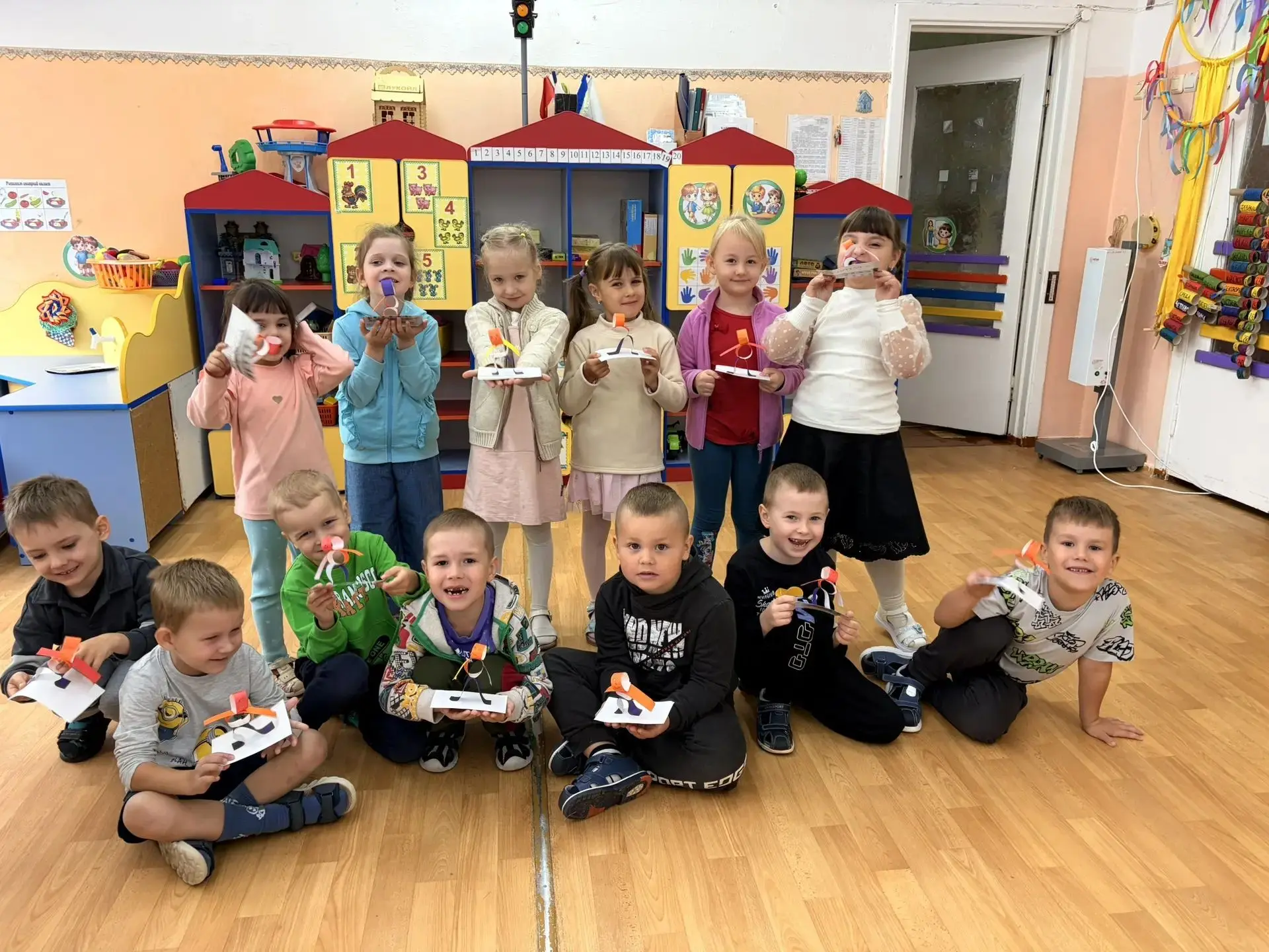 ✂️Аппликация «Веселые человечки»