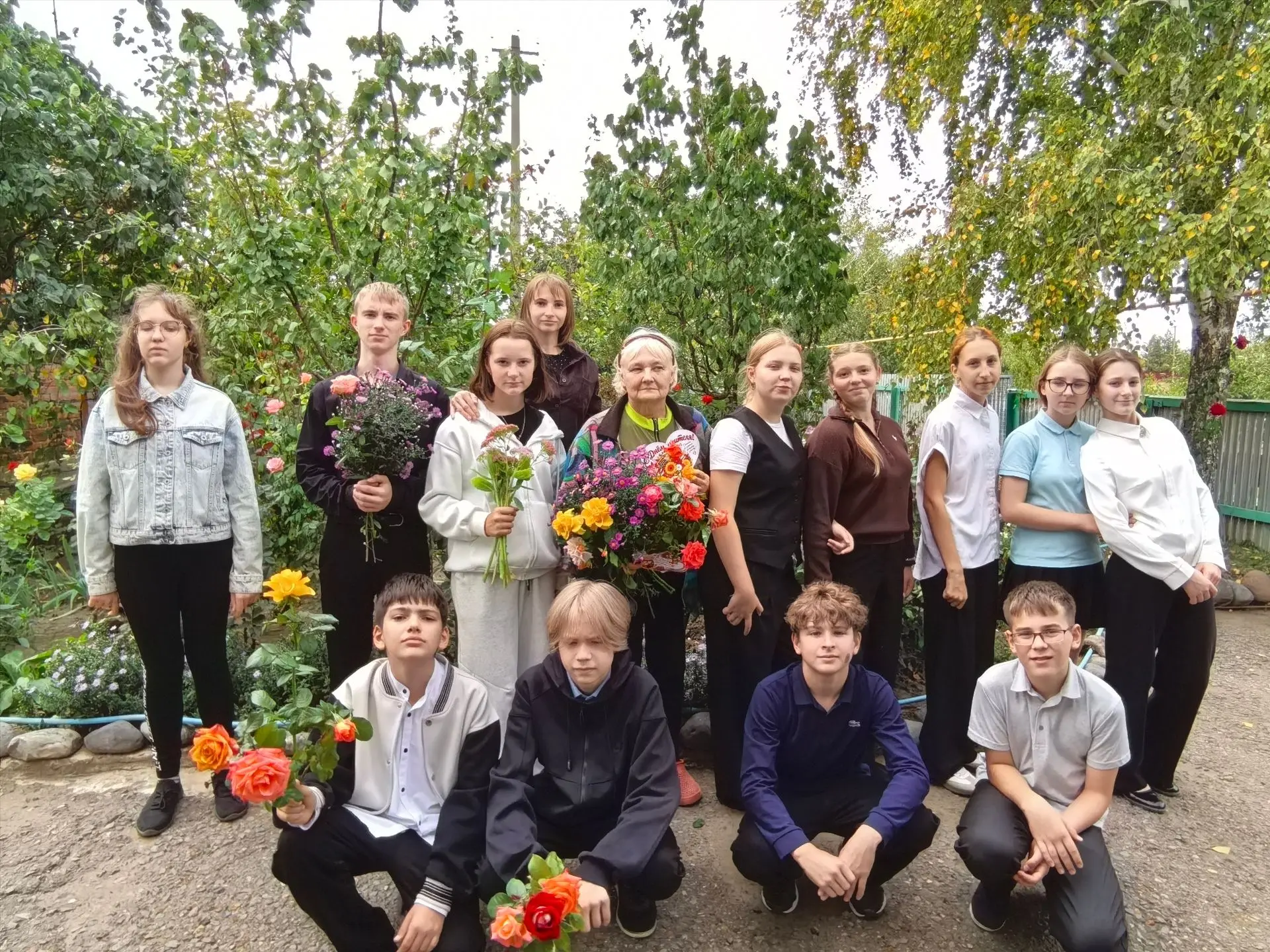 💐 В честь Международного дня пожилого человека советник директора по воспитанию Красно...