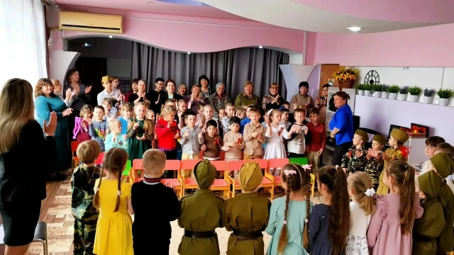 Учащиеся нашей школы приняли участие в праздничном концерте, ко Дню Победы, который под...