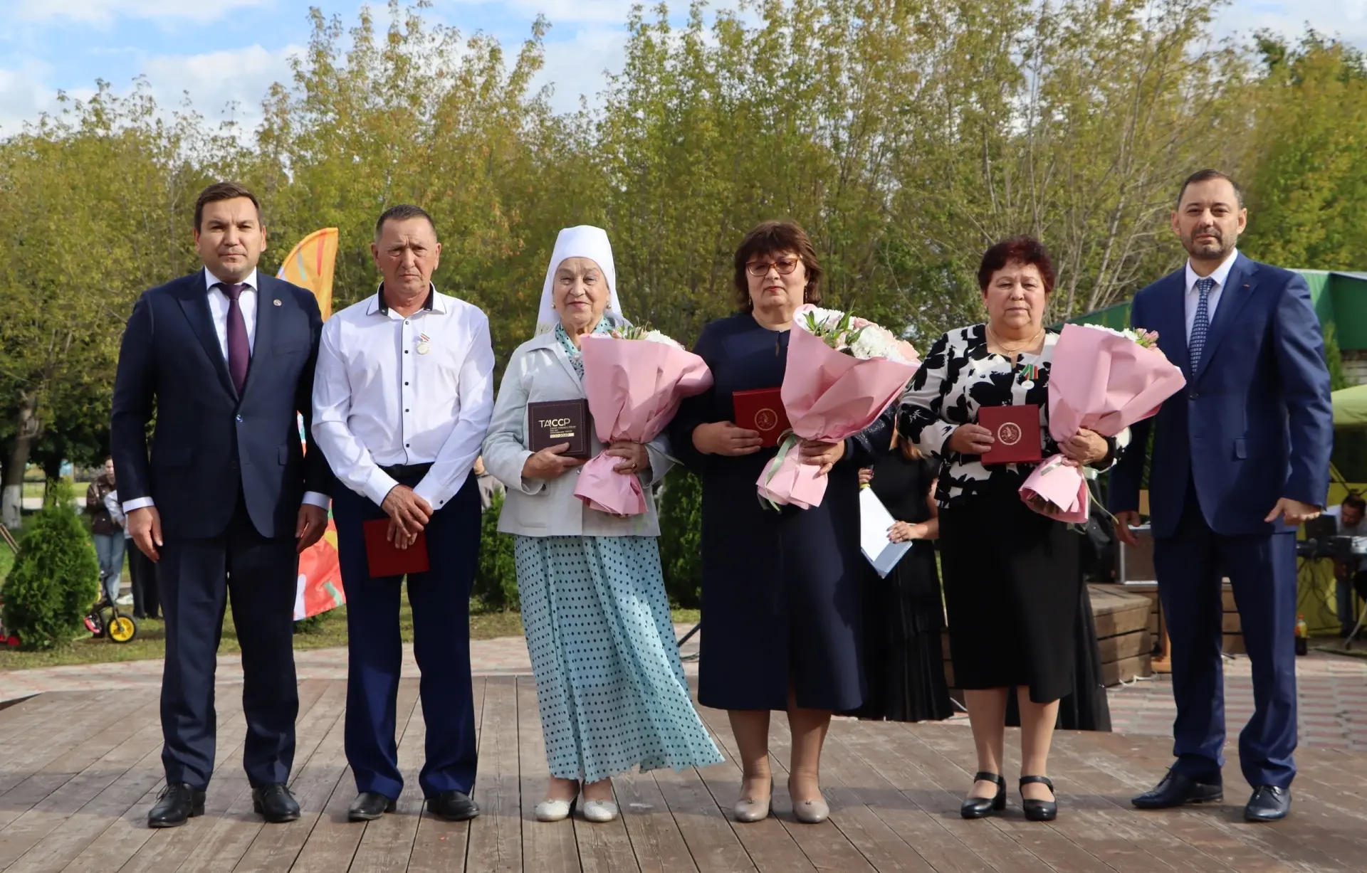С Днём Республики! Праздник единства,