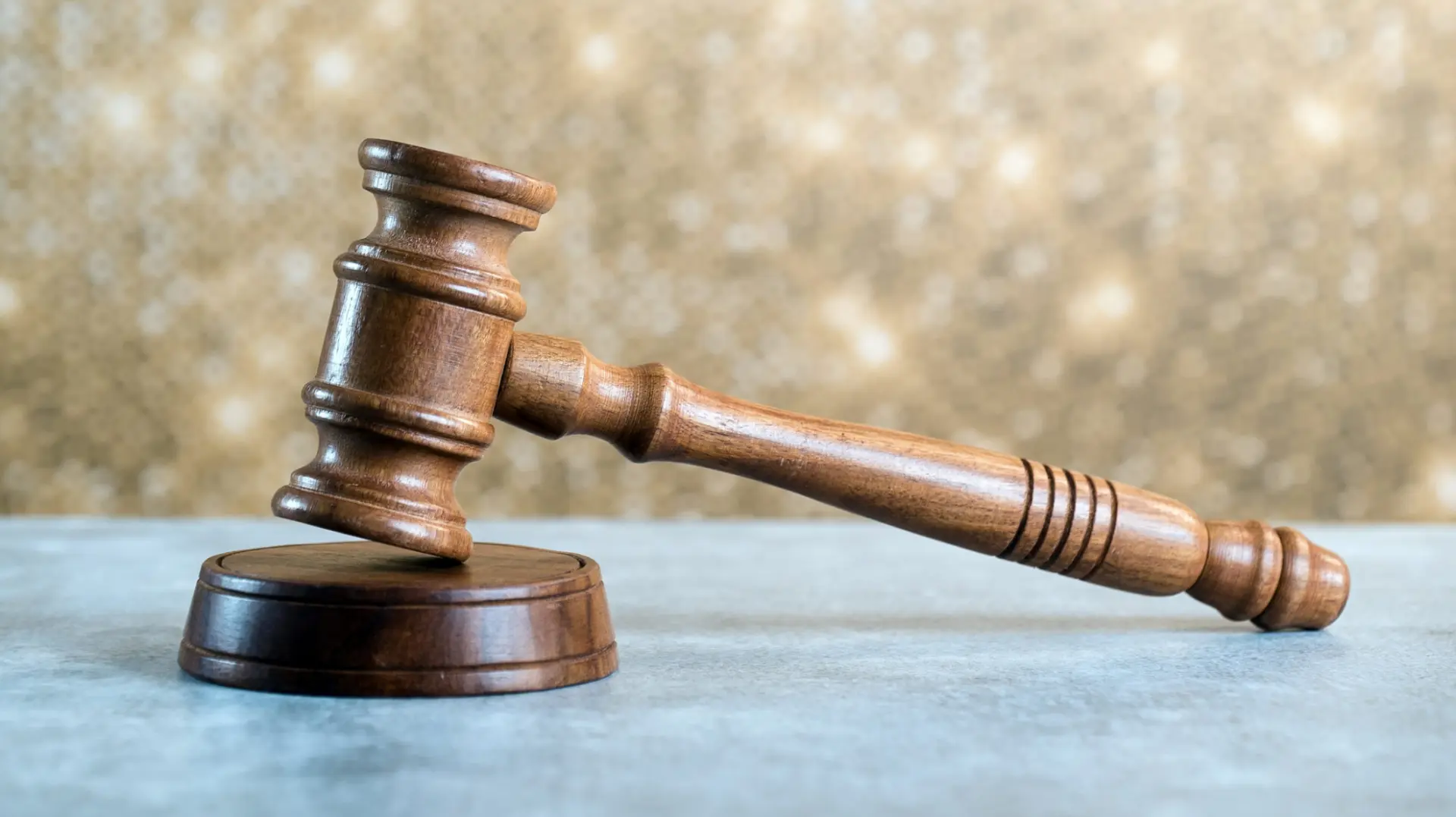 Суд признал недействительной цепочку сделок по продаже аптечного бизнеса ГК «РОСТА» стр...