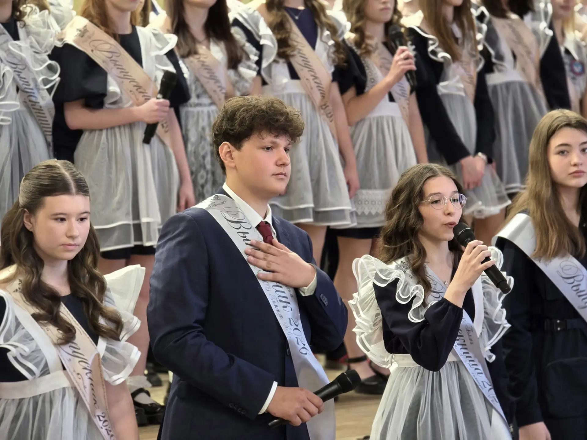 Сегодня в нашей Гимназии прозвенел Последний звонок для 9-х классов! 🔔  Шумные, веселые, повзрослевш