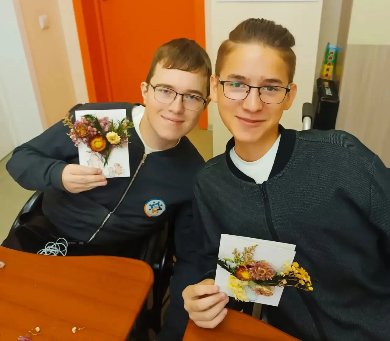🌹 Ученики надомного обучения поздравляют любимых учителей от всего сердца!