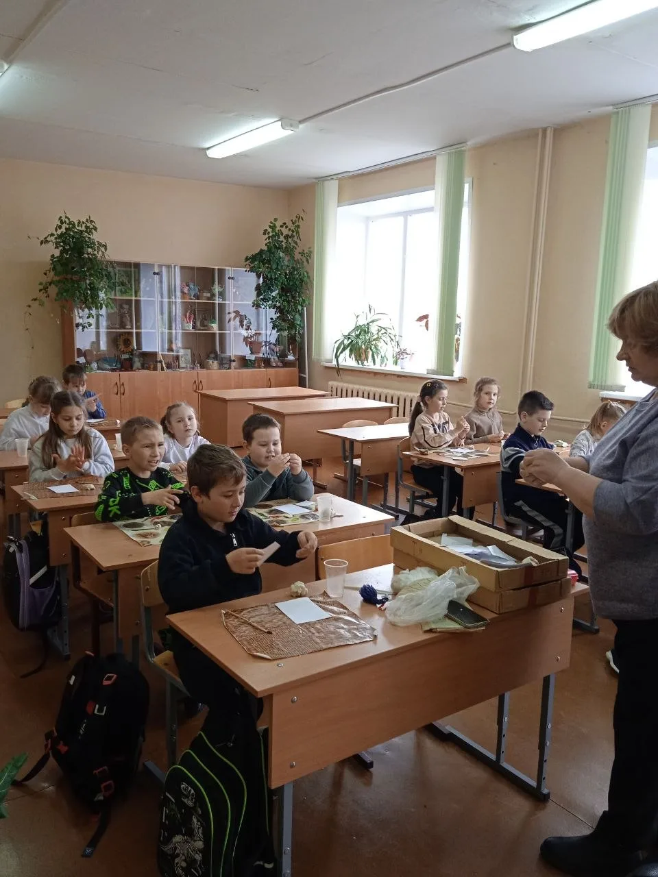 🎨 Сегодня на занятии творческого объединения «Игрушечка» ребята провели время за увлекательным и тво
