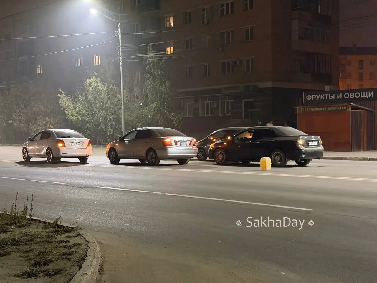Вчерашняя вечерняя авария с пятью машинами. @sakhaday