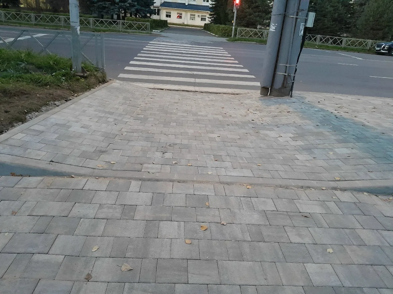 Плитка уложена, тротуар готов!