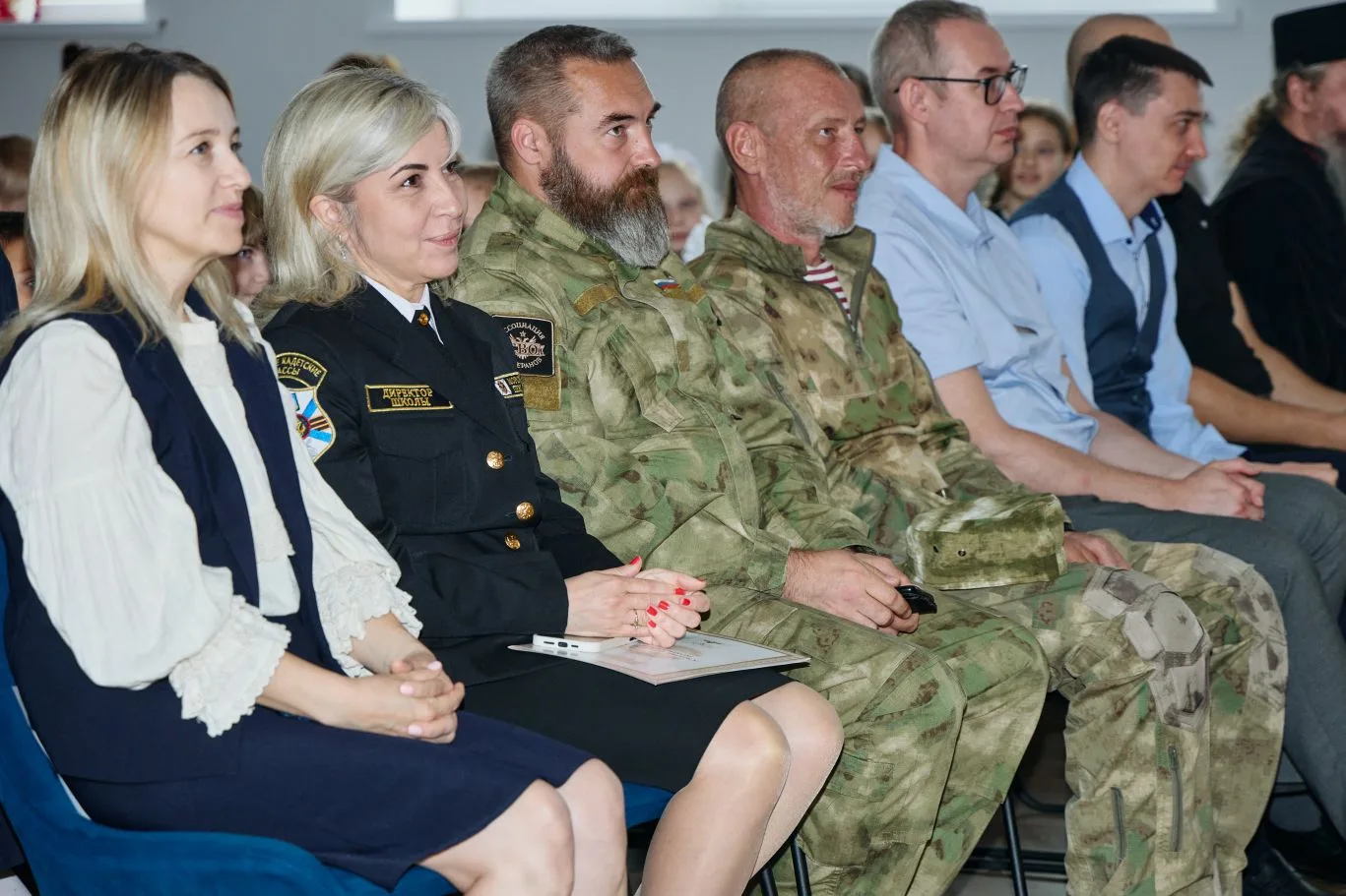 На празднике Последнего звонка присутствовали почётные гости, гости которые от души поздравили выпус