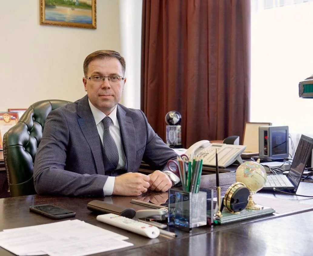 Уважаемые коллеги и друзья! 

Сегодня мы с теплотой поздравляем ректора ПривГУПС Гаранина Максима Ал