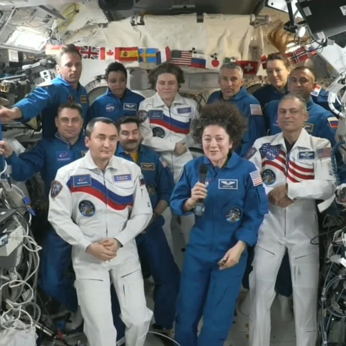 💫Российский космонавт Петр Дубров принял командование МКС.
