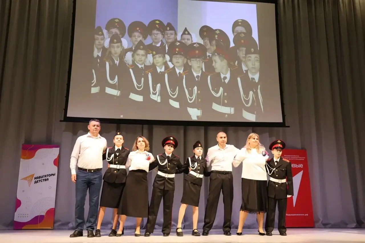 На муниципальном этапе областного конкурса « Секреты дружного класса» нашу школу представил коллекти