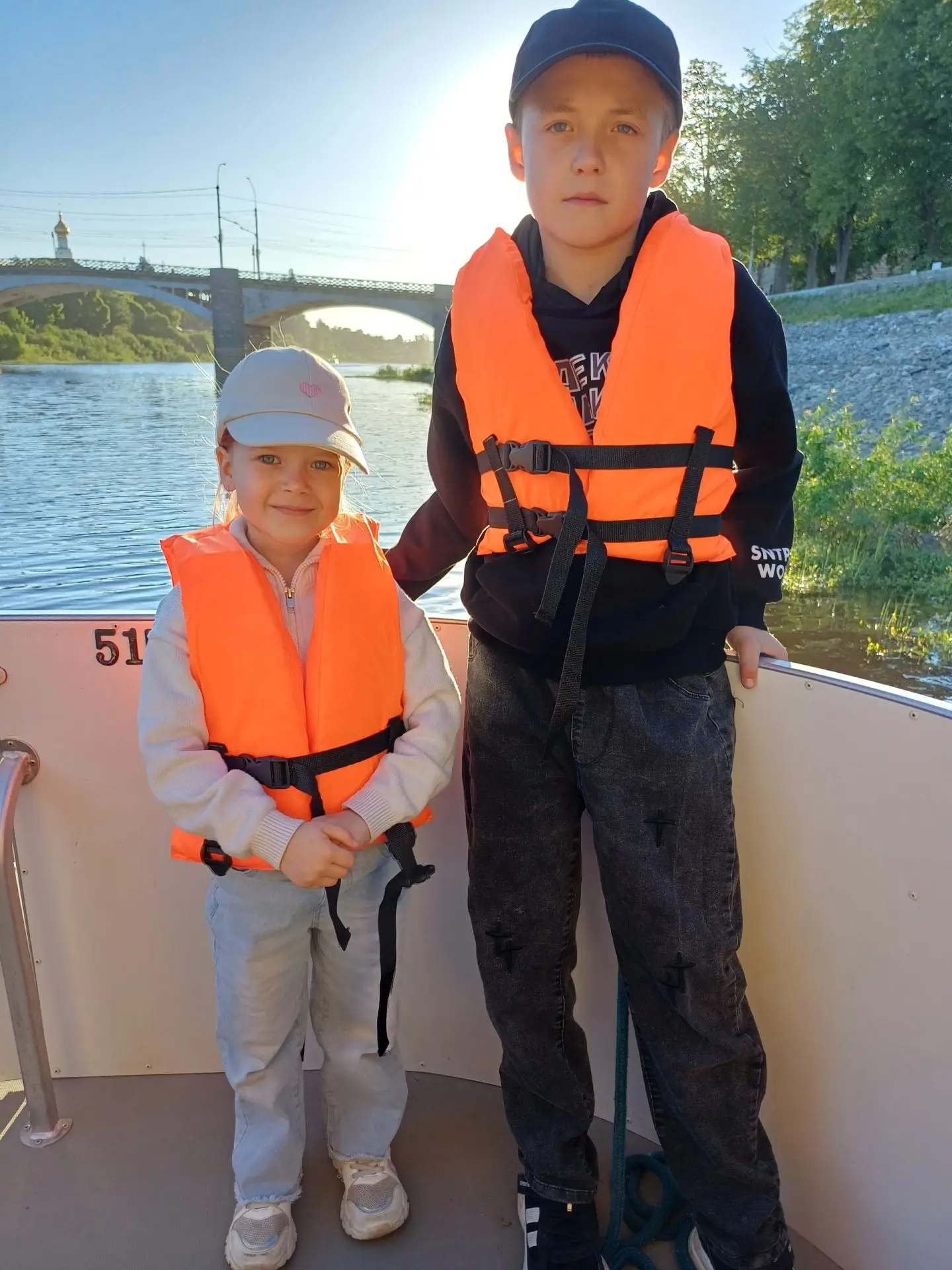 Про безопасность!

🌊 Безопасность на воде — это очень важно! 🌊

Лето — время прогулок, отдыха у во