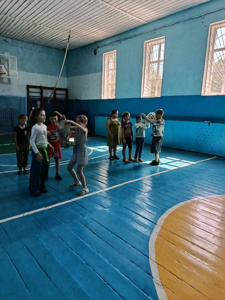 Филиал «Анненский клуб» на базе УВК №17 провели конкурсно – развлекательную программу «Сюрприз», реб